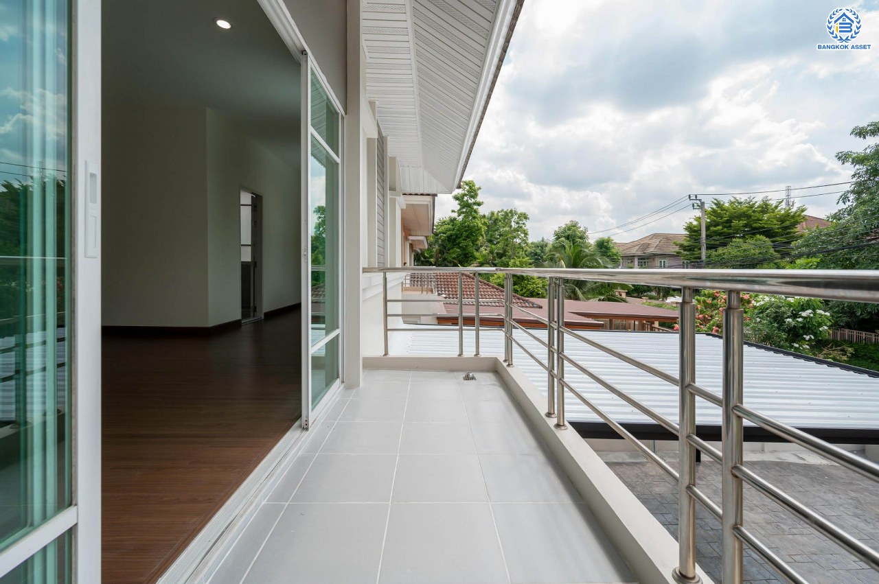 บ้านมือสองตกแต่งใหม่ โครงการ สิทธารมย์รีเจนท์ ลาดพร้าว101 เนื้อที่ 75.3 ตร.ว. ฟังก์ชันรวม 3 ห้องนอน 3 ห้องน้ำ 1 ห้องอเนกประสงค์ จอดรถได้ 2 คัน กว้างขวาง พร้อมทุกการใช้งาน บนทำเลใจกลางเมือง เชื่อมต่อทั้ง ถนนนวมินทร์, ถนนนวลจันทร์, ถ.ลาดพร้าว, ถ.รามอินทรา ใกล้ The Walk เกษตรนวมินทร์ และทางด่วนรามอินทรา...